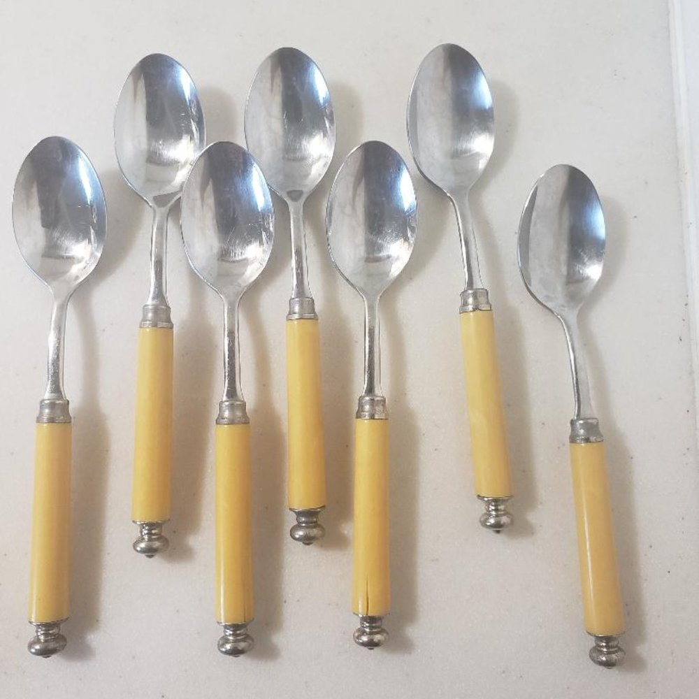 MANCIOLI  ITALY STAINLESS STEEL YELLOW HANDLE 18/10 6 TEASPOONS & 7 KNIVES